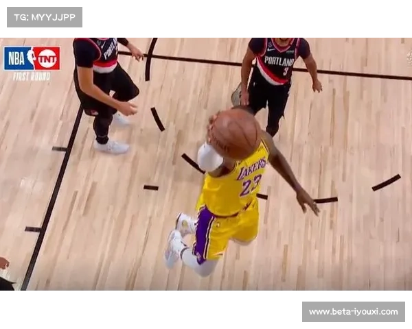 队友杀红眼无视传球机会小曾多次空位仍难获出手机会