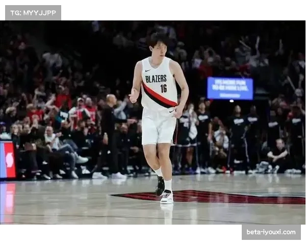 开拓者阿夫迪亚对马刺空砍37分 个人数据亮眼